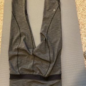 Lululemon leggings - gray and black, size 6